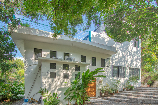 La Manzanilla Realty