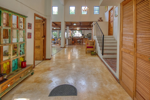 La Manzanilla Realty