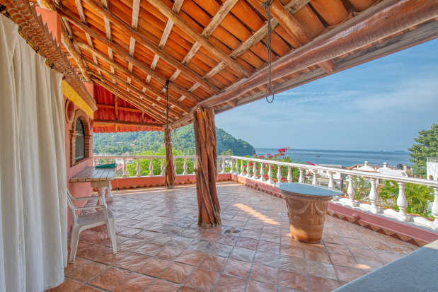 La Manzanilla Realty