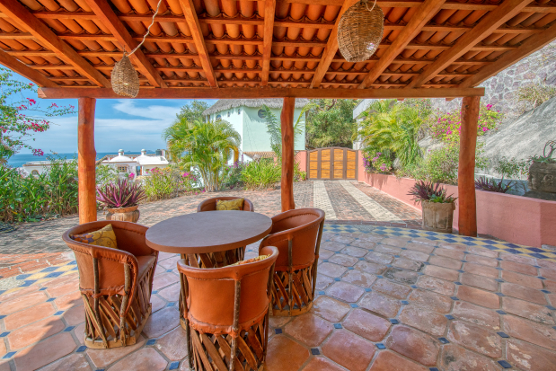 La Manzanilla Realty