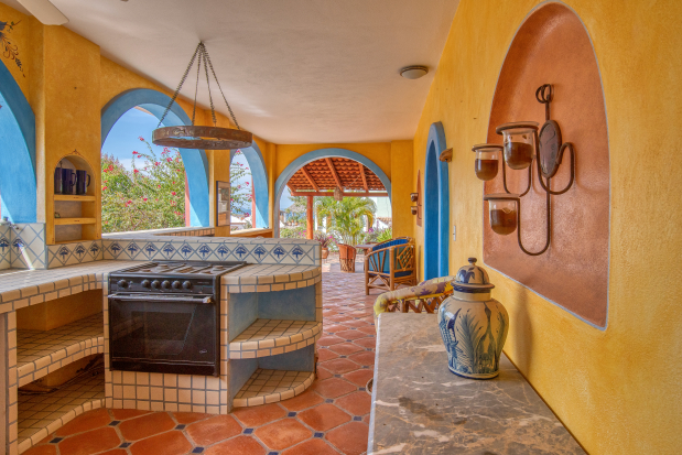 La Manzanilla Realty